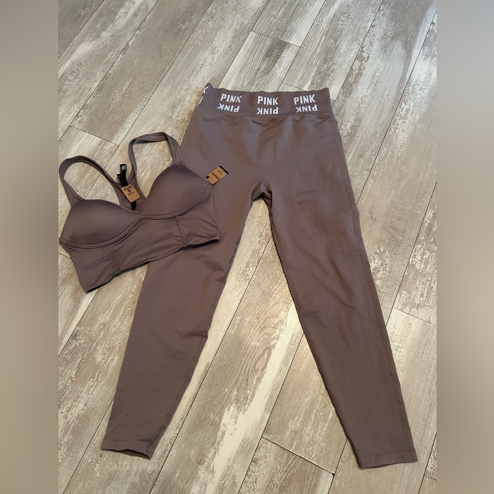 Vs pink set Rare HTF make sure you read below so no size confusion